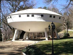 The Spaceship House, a weird house in Chattanooga (TN, USA)