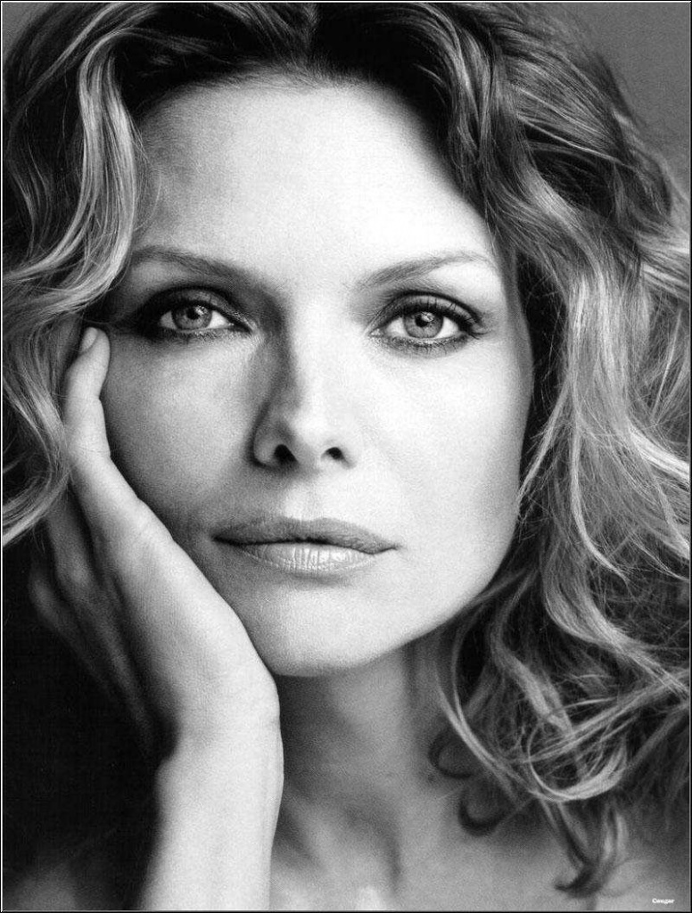 michelle-pfeiffer-recording-artists-and-groups-photo-u45