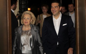 paradosi-paralabi-maksimou-thanou-tsipras