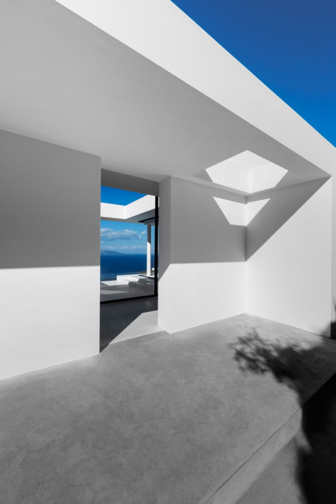 Silver-House_Olivier-Dwek-Architectures_Kefalonia_Greece_dezeen_936_24