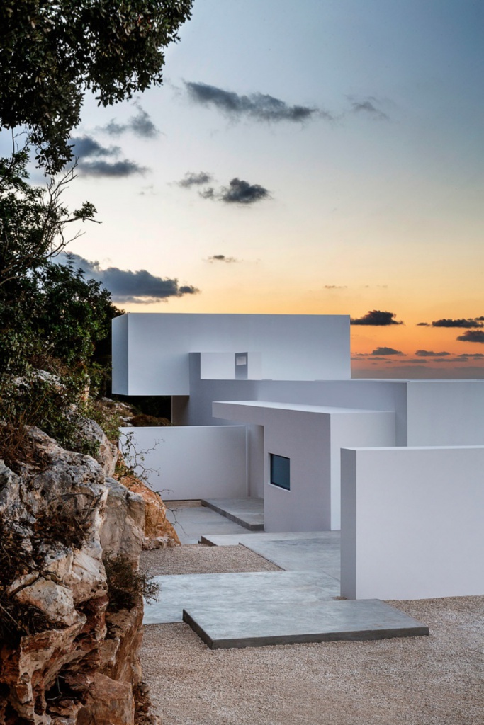 Silver-House_Olivier-Dwek-Architectures_Kefalonia_Greece_dezeen_936_8