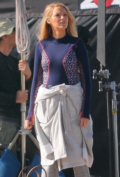 BLAKE LIVELY FILMING HER NEW MOVIE THE SHALLOWS IN LOS ANGELES CALIFORNIA Ref: SPL1260225 120416 Picture by: Giovanni / Splash News Splash News and Pictures Los Angeles: 310-821-2666 New York: 212-619-2666 London: 870-934-2666 photodesk@splashnews.com 