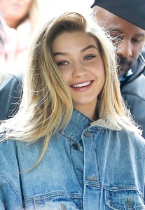 Gigi Hadid is all smiling while leaving a photoshoot in New York City Pictured: Gigi Hadid Ref: SPL1257021 310316 Picture by: Felipe Ramales / Splash News Splash News and Pictures Los Angeles: 310-821-2666 New York: 212-619-2666 London: 870-934-2666 photodesk@splashnews.com 