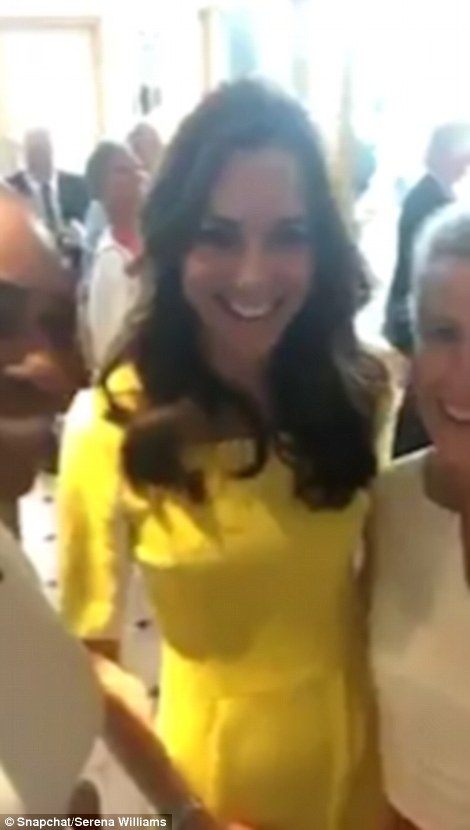 360af57600000578-3678807-when_serena_williams_met_the_duchess_of_cambridge_at_wimbledon_t-a-58_1467902917635