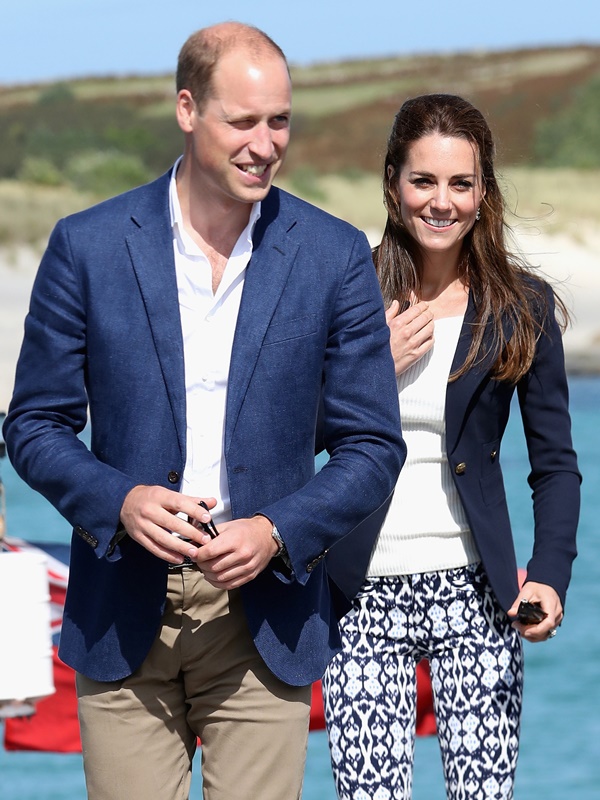 The Duke and Duchess of Cambridge visit St Martin's on the Scilly Islands, UK, on the 2nd September 2016. Picture by Chris Jackson/WPA-Pool Pictured: Prince William, Duke of Cambridge, Duchess of Cambridge, Catherine, Kate Middleton Ref: SPL1345199 020916 Picture by: Splash News Splash News and Pictures Los Angeles: 310-821-2666 New York: 212-619-2666 London: 870-934-2666 photodesk@splashnews.com 
