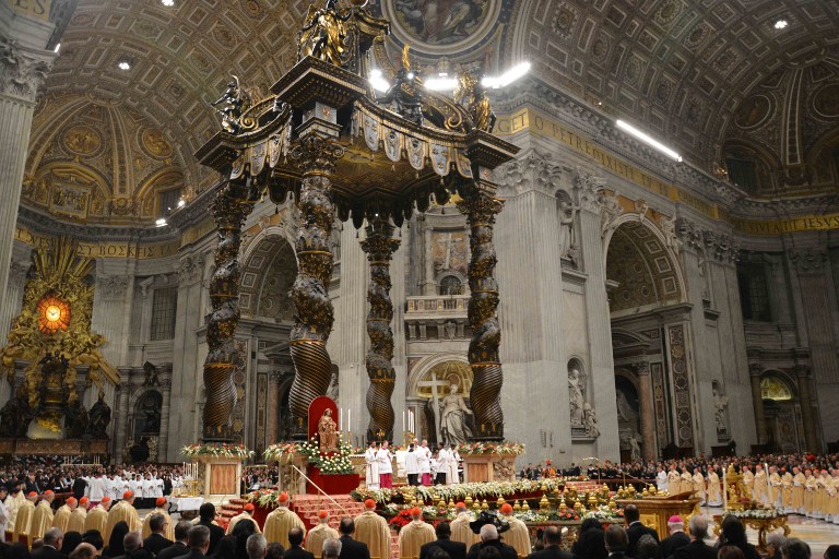VATICAN CITY, VATICAN - DECEMBER 24: Pope Francis leads the Christmas Mass at St. Peter's Basilica on December 24, 2016 in Vatican City, Vatican. Baris Seckin / Anadolu Agency