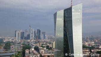 Τα ιταλικά ομόλογα στα υπόγεια της ΕΚΤ ανέρχονται σε 390 δις ευρώ. 