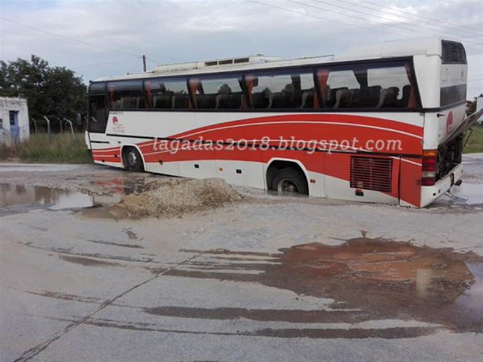 λεωφορείο - ΚΤΕΛ - Λαγκαδάς - κόλλησε - άσφαλτος