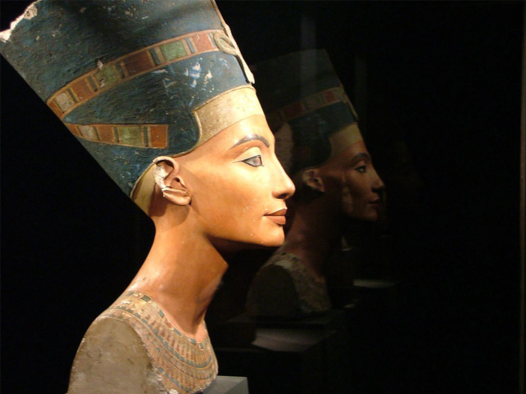 Αποτέλεσμα εικόνας για foto Αίγυπτος: Βρέθηκε ο μυστικός τάφος της βασίλισσας Νεφερτίτη;
